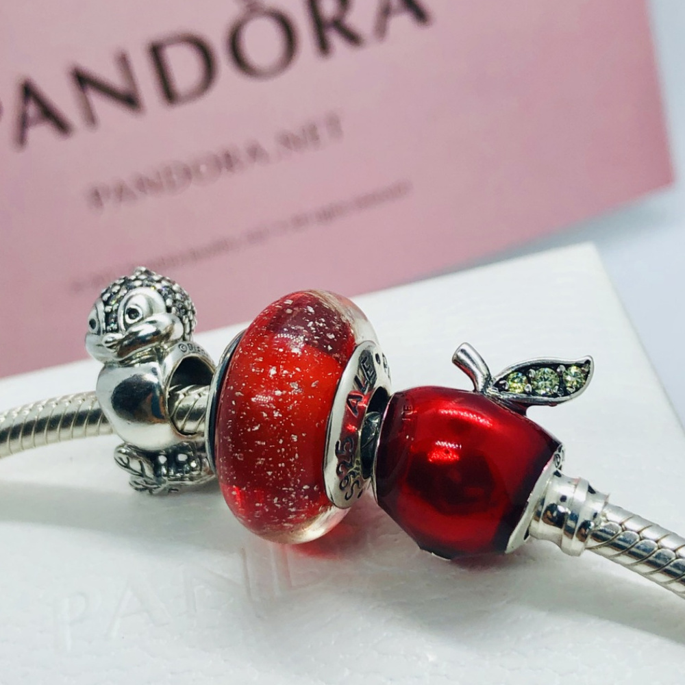 PANDORA Disney Snow White Murano, Apple & Owl Set - Picture 1 of 8